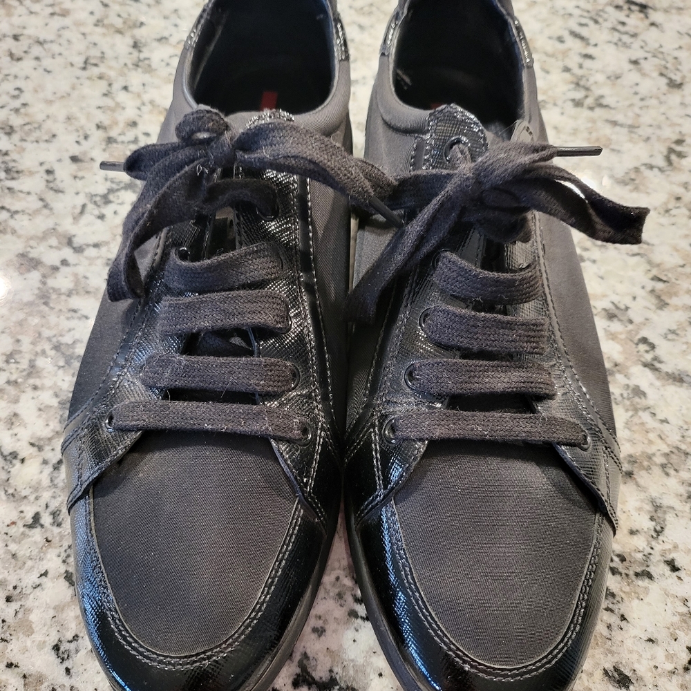 Prada lace up sneakers, sz 40